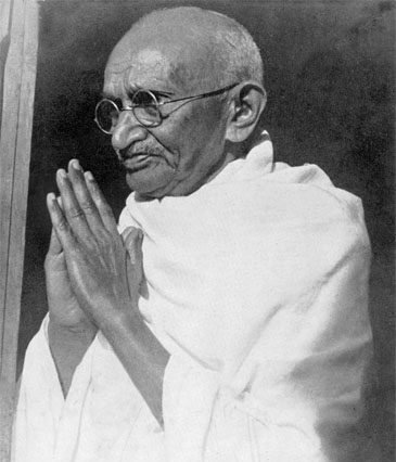 Gandhi-in-Noakhali-1947-e1734364381717.jpg